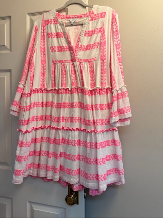 crown & ivy Dresses & Skirts - Women‘a Pink and White Striped Tiered Dress